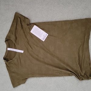 NWT Lululemon Swiftly Tech Short Sleeve Shirt